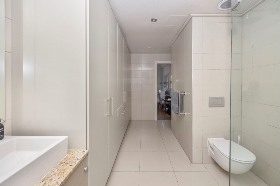 To Let 1 Bedroom Property for Rent in Green Point Western Cape